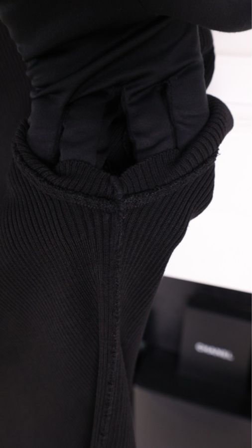 Chanel 黑色针织V领短袖上衣-16