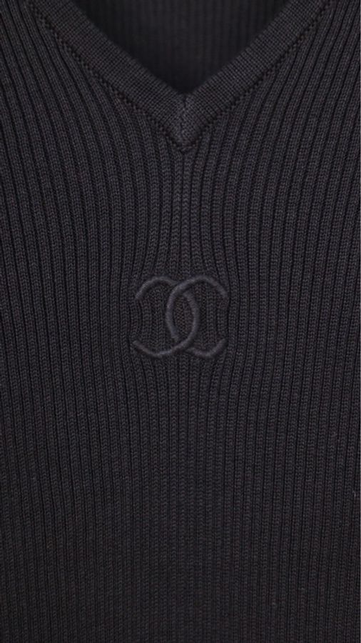 Chanel 黑色针织V领短袖上衣-23