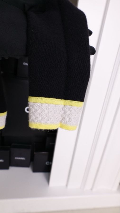 Chanel 03年黑色山羊绒黄灰滚边立领拉链针织开衫外套-30