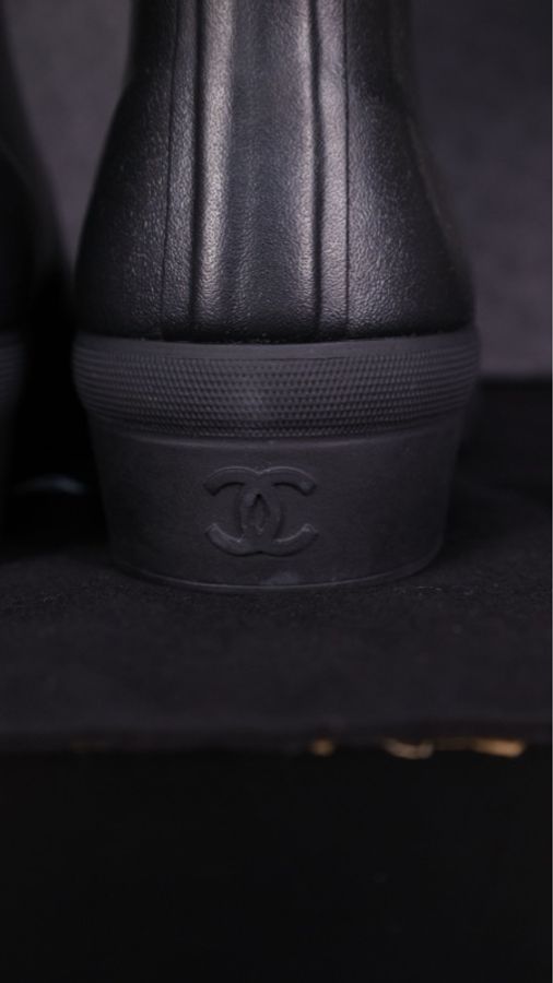 Chanel 19年昆凌同款黑白橡胶拼接中筒雨靴-4