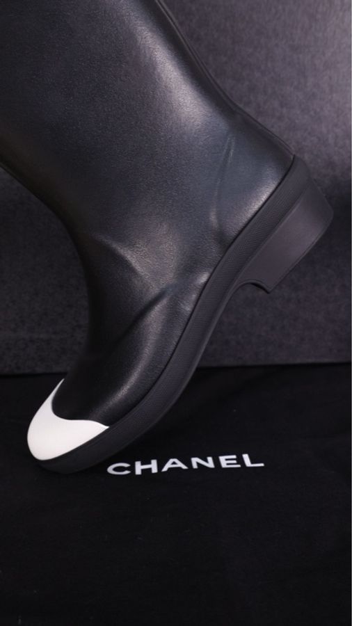 Chanel 19年昆凌同款黑白橡胶拼接中筒雨靴-29