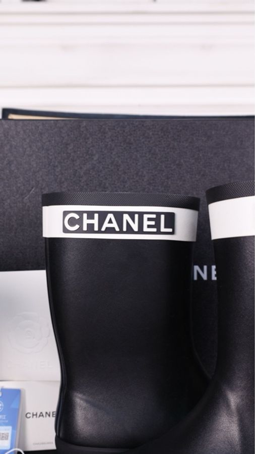 Chanel 19年昆凌同款黑白橡胶拼接中筒雨靴-33