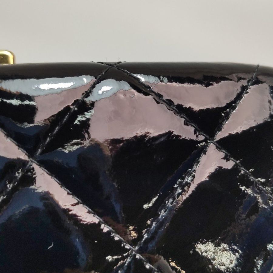 Chanel 漆皮純色菱格絎縫雙C標識單肩包-16