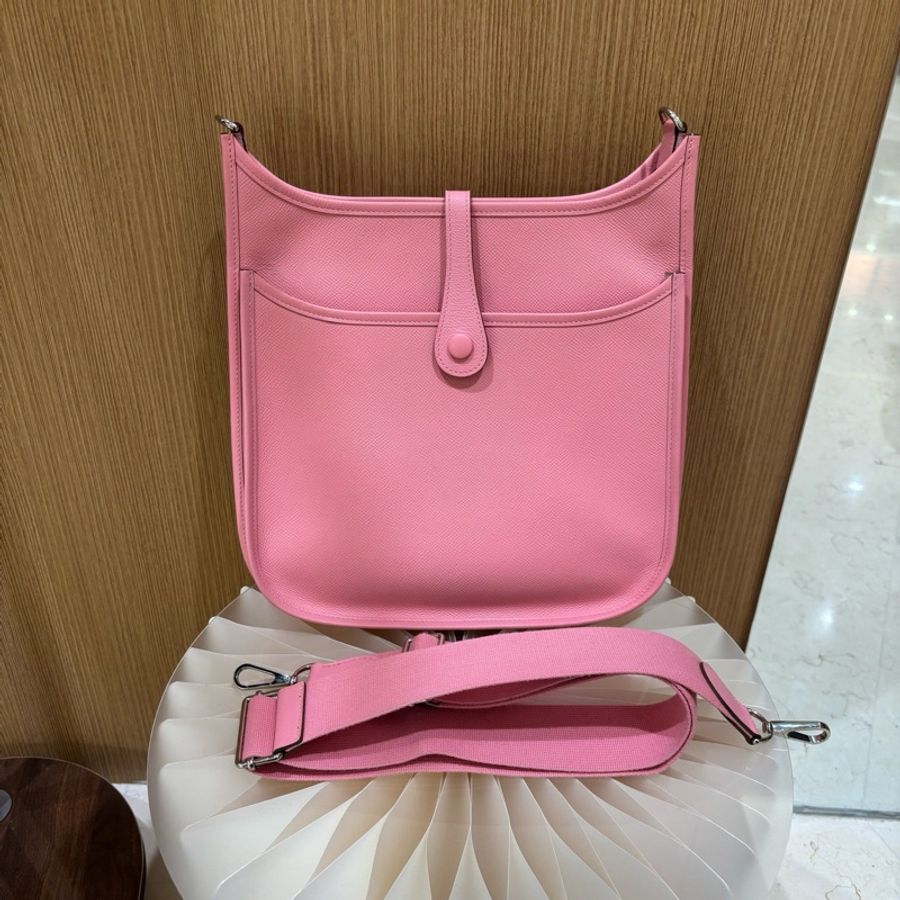 Hermes/愛馬仕 Evelyne29 伊芙琳 29 斜背包 奶昔粉銀扣-1