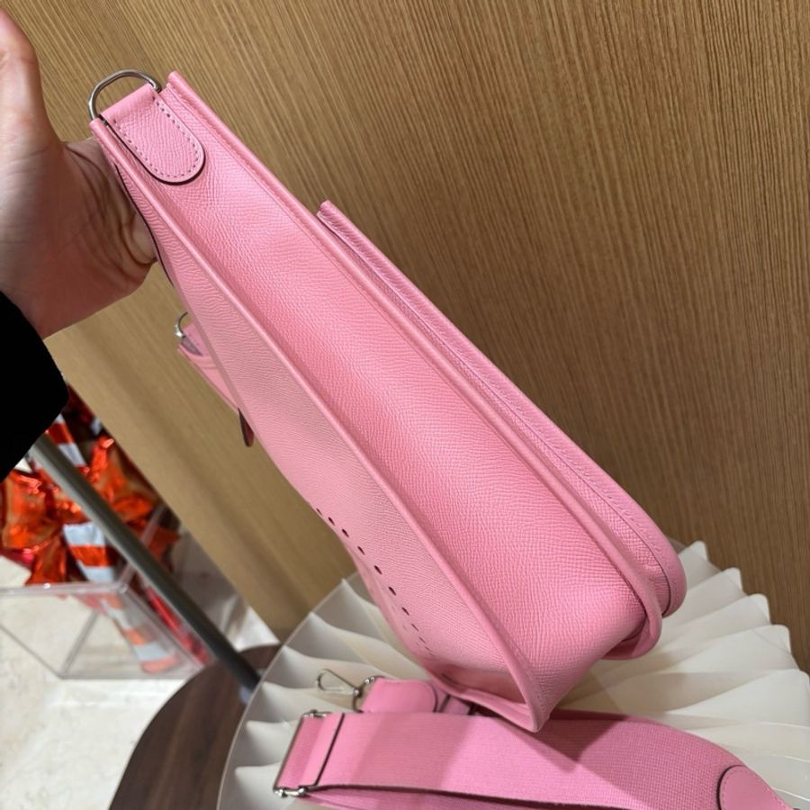 Hermes/愛馬仕 Evelyne29 伊芙琳 29 斜背包 奶昔粉銀扣-3