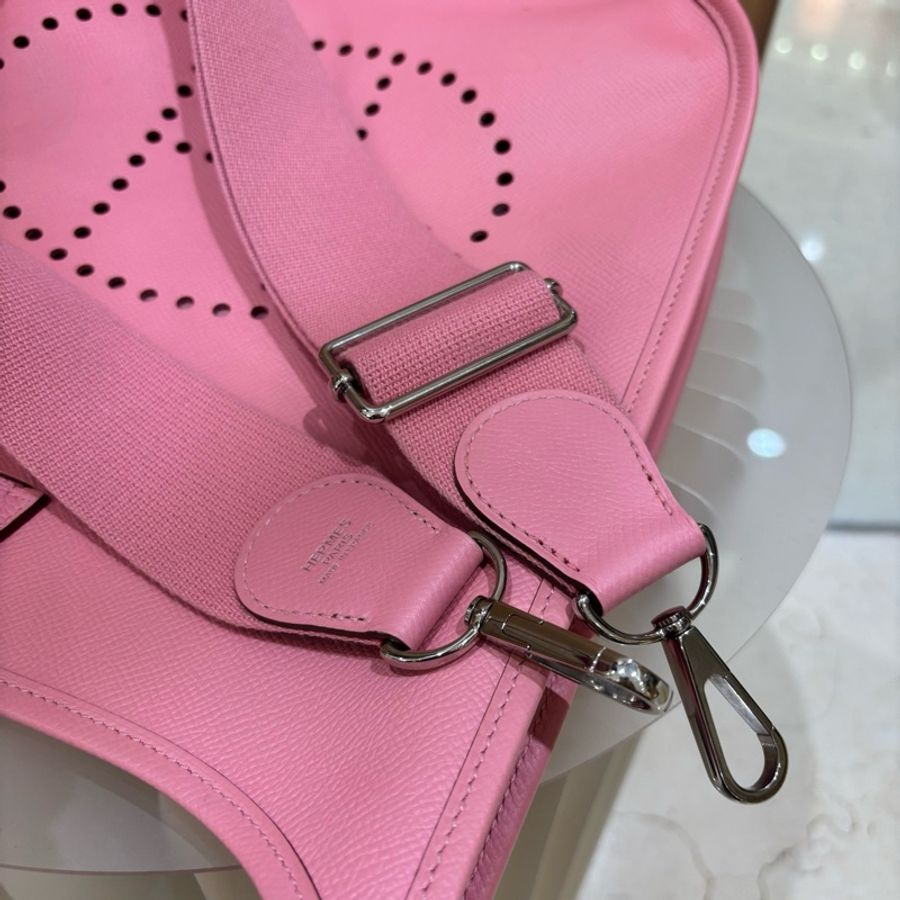 Hermes/愛馬仕 Evelyne29 伊芙琳 29 斜背包 奶昔粉銀扣-7