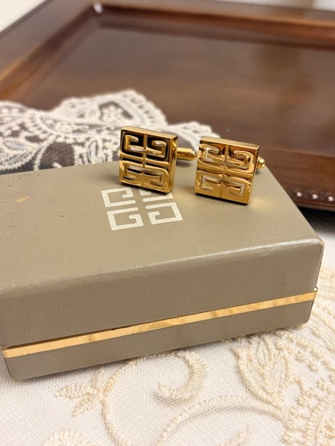 Givenchy 經典 4G Logo 復古金色方形袖扣 全新未使用 送禮-3