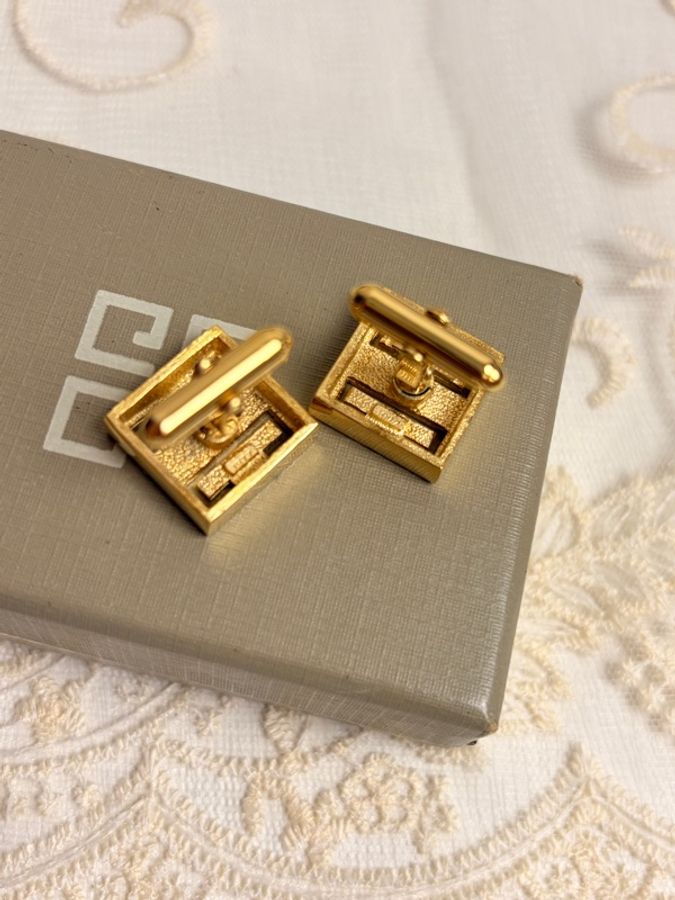Givenchy 經典 4G Logo 復古金色方形袖扣 全新未使用 送禮-5