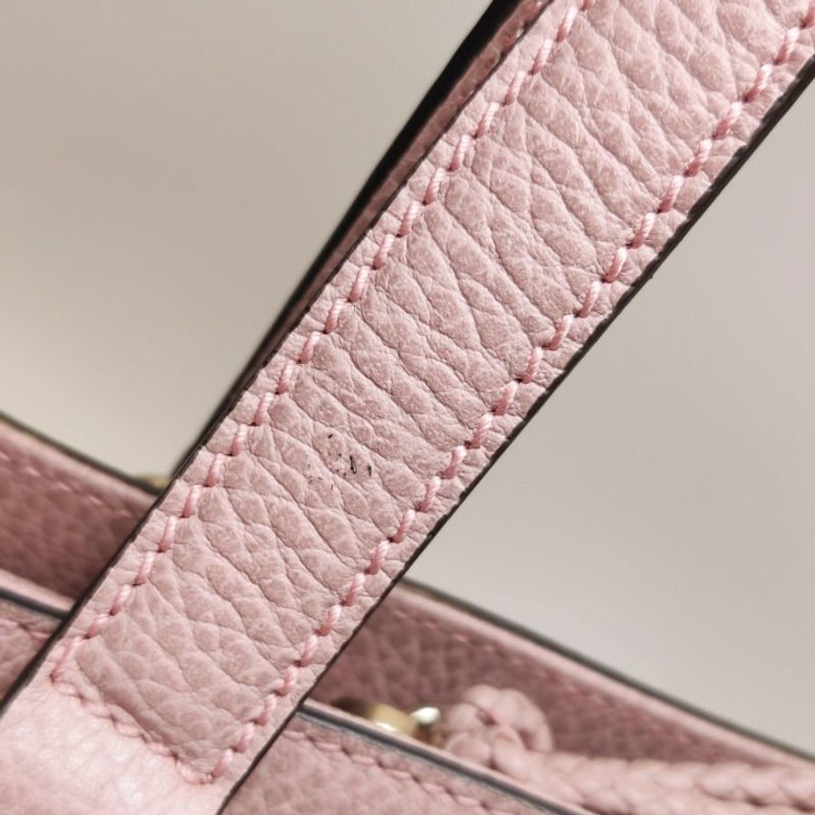 Gucci 牛皮純色字母Logo竹節流蘇單肩包-14