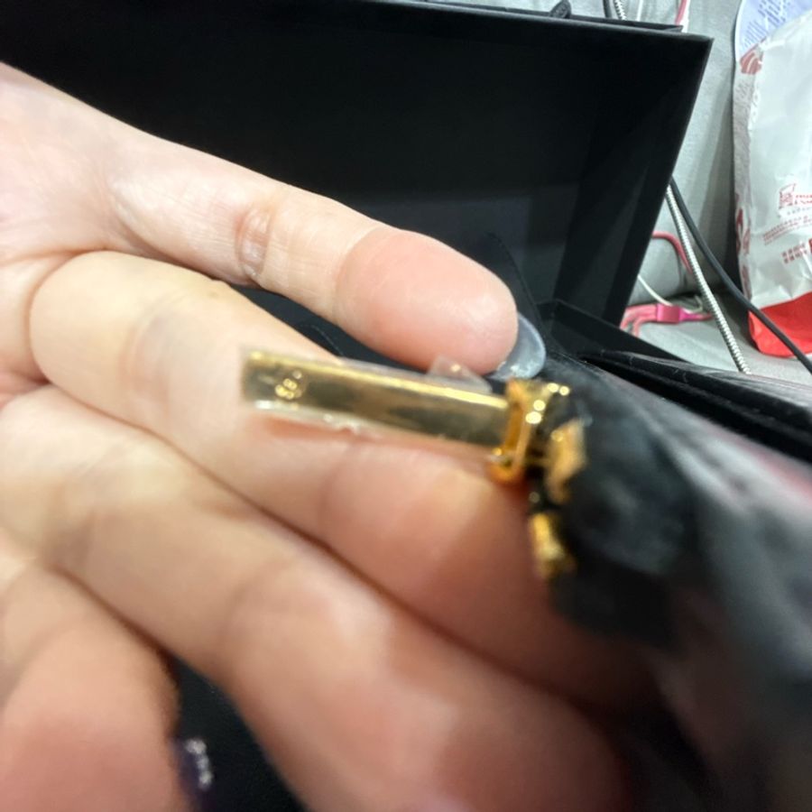 Chanel黑羊皮菱格紋金扣下蓋6卡WOC斜背鍊包-13