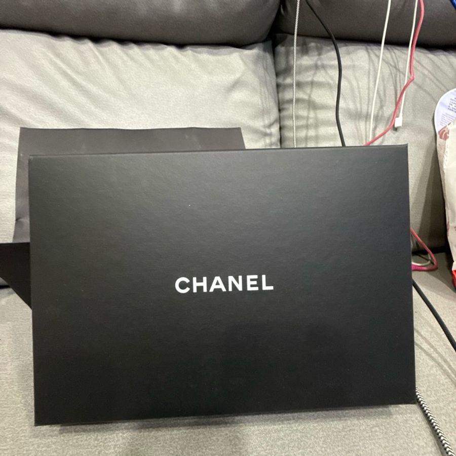 Chanel黑羊皮菱格紋金扣下蓋6卡WOC斜背鍊包-23