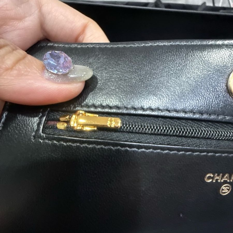 Chanel黑羊皮菱格紋金扣下蓋6卡WOC斜背鍊包-27