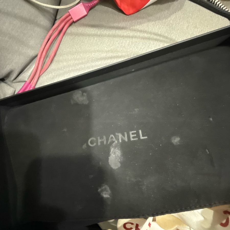 Chanel黑羊皮菱格紋金扣下蓋6卡WOC斜背鍊包-34