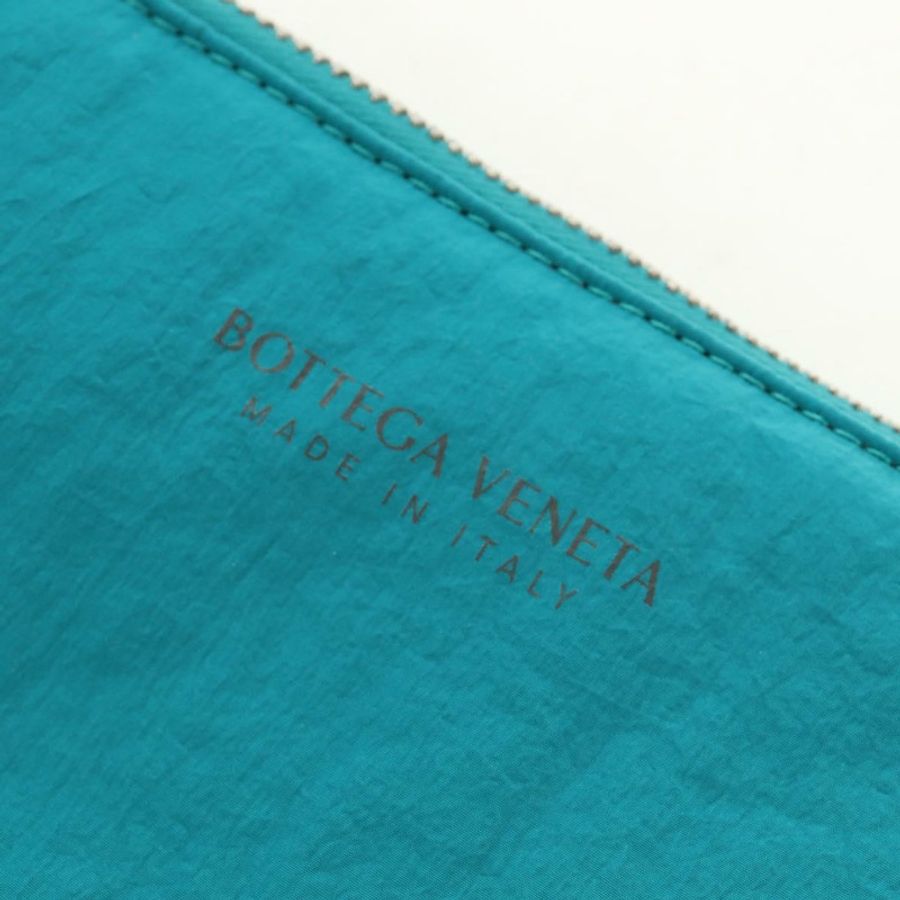 【日本直送】BOTTEGA VENETA MAXI INTRECCIATO 附襯墊高科技卡式包尼龍正品 BA13762M-17