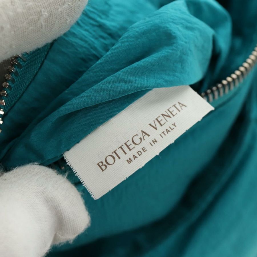 【日本直送】BOTTEGA VENETA MAXI INTRECCIATO 附襯墊高科技卡式包尼龍正品 BA13762M-23