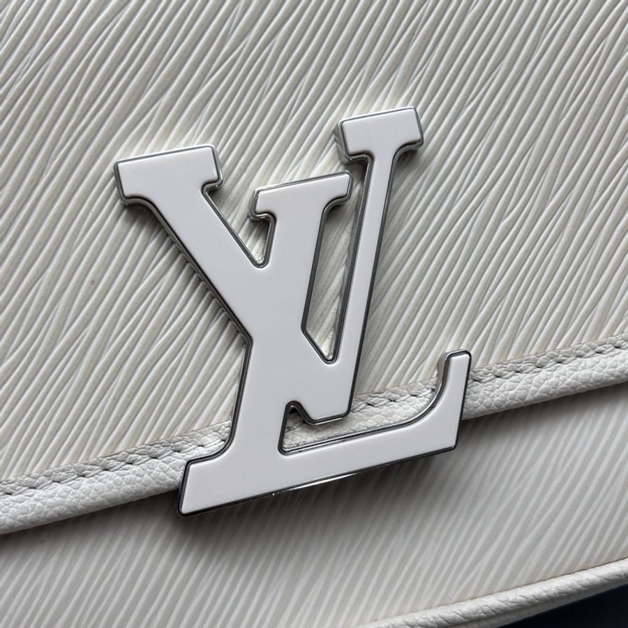 Louis Vuitton 路易威登 白色水波紋Buci法棍包 尺寸24*14-5