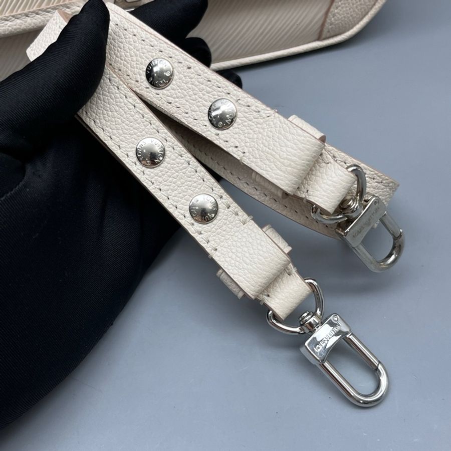 Louis Vuitton 路易威登 白色水波紋Buci法棍包 尺寸24*14-6