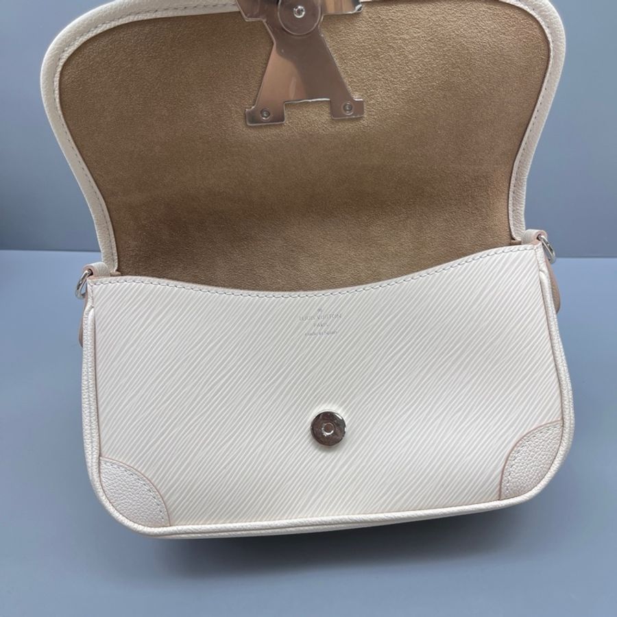 Louis Vuitton 路易威登 白色水波紋Buci法棍包 尺寸24*14-7