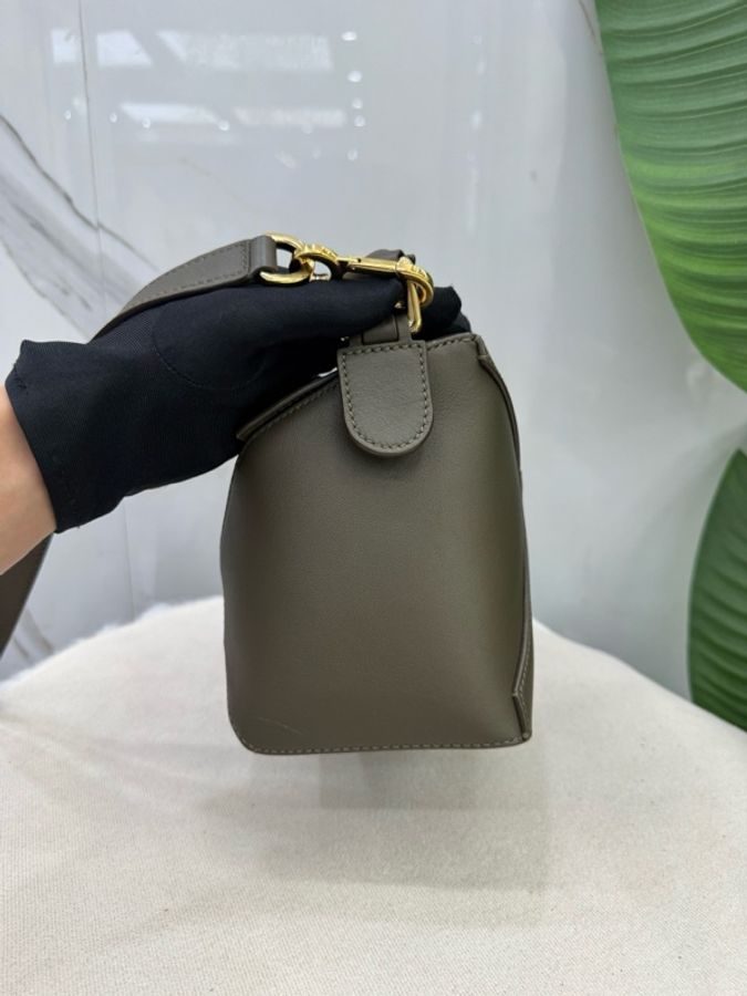 Loewe羅意威灰咖色金扣小號puzzle幾何包手提斜挎包 24年 羅意威王牌爆款 尺寸24*16*11-3