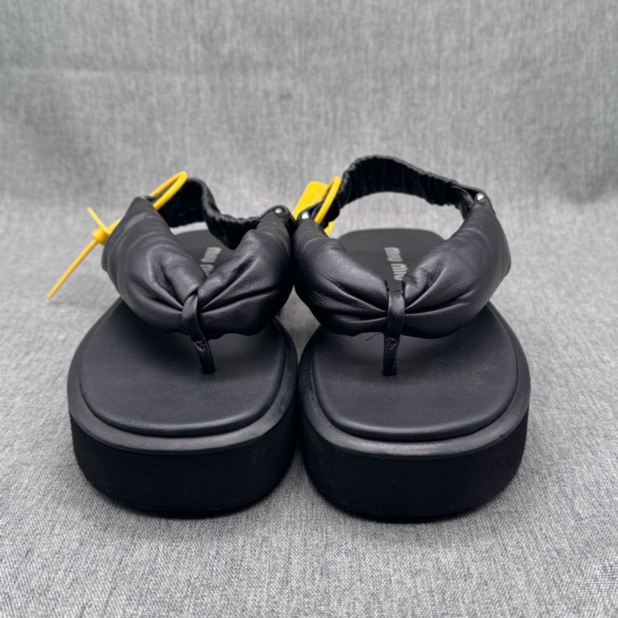 Miu Miu Leather Thong Sandals 一字涼鞋36碼 下地個位數成色-1