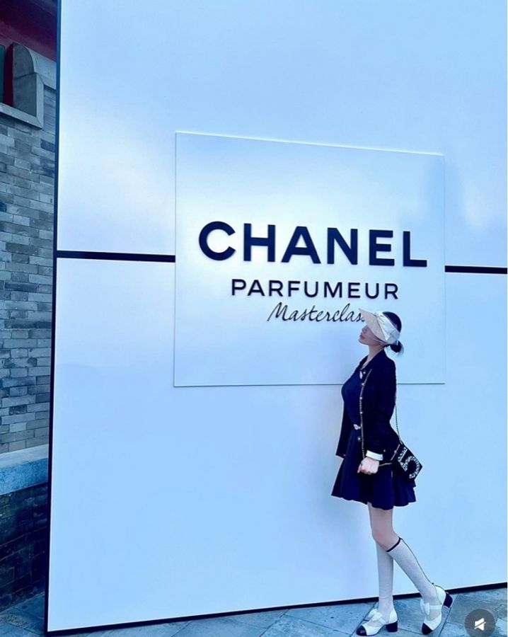 🖤 威選精品|CHANEL 黑色樹脂 No.5 香水瓶盒子鏈條包-1