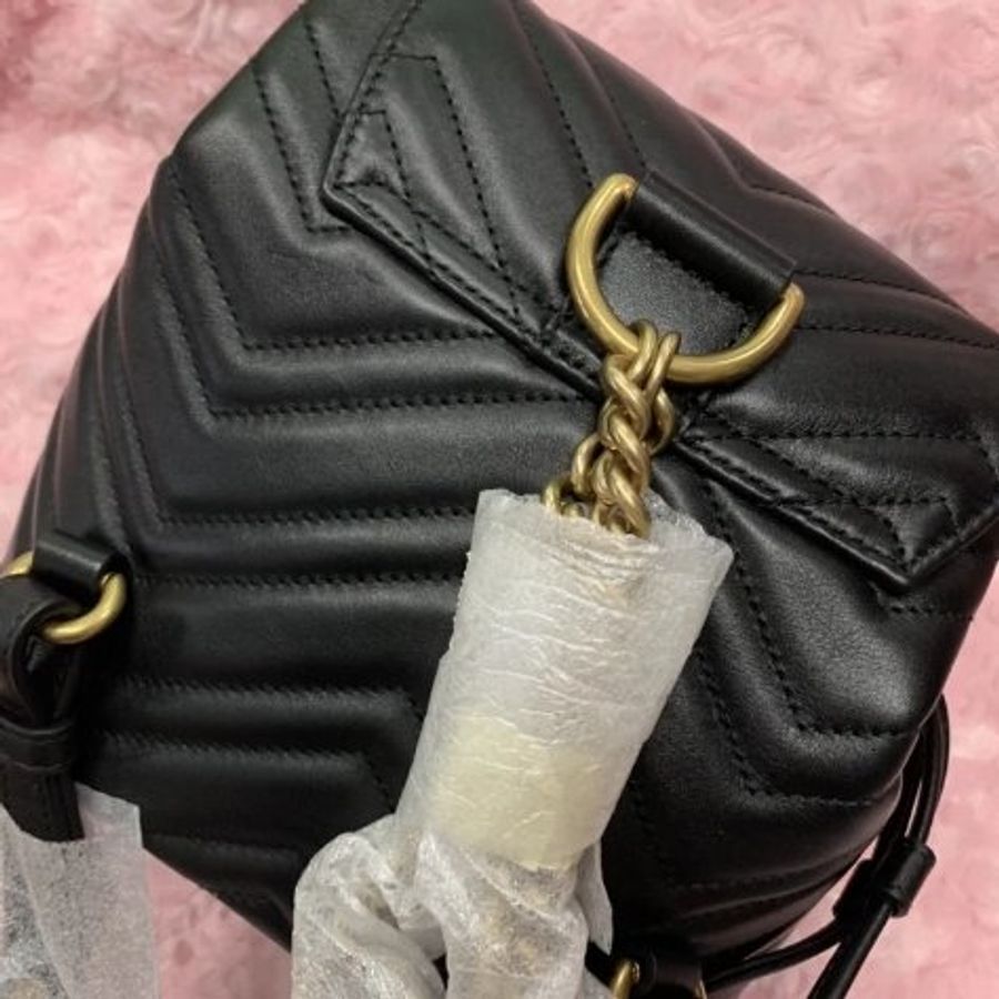GUCCI GG Marmont matelasse 牛皮金屬雙G LOGO磁釦束口後背包黑 528129-1