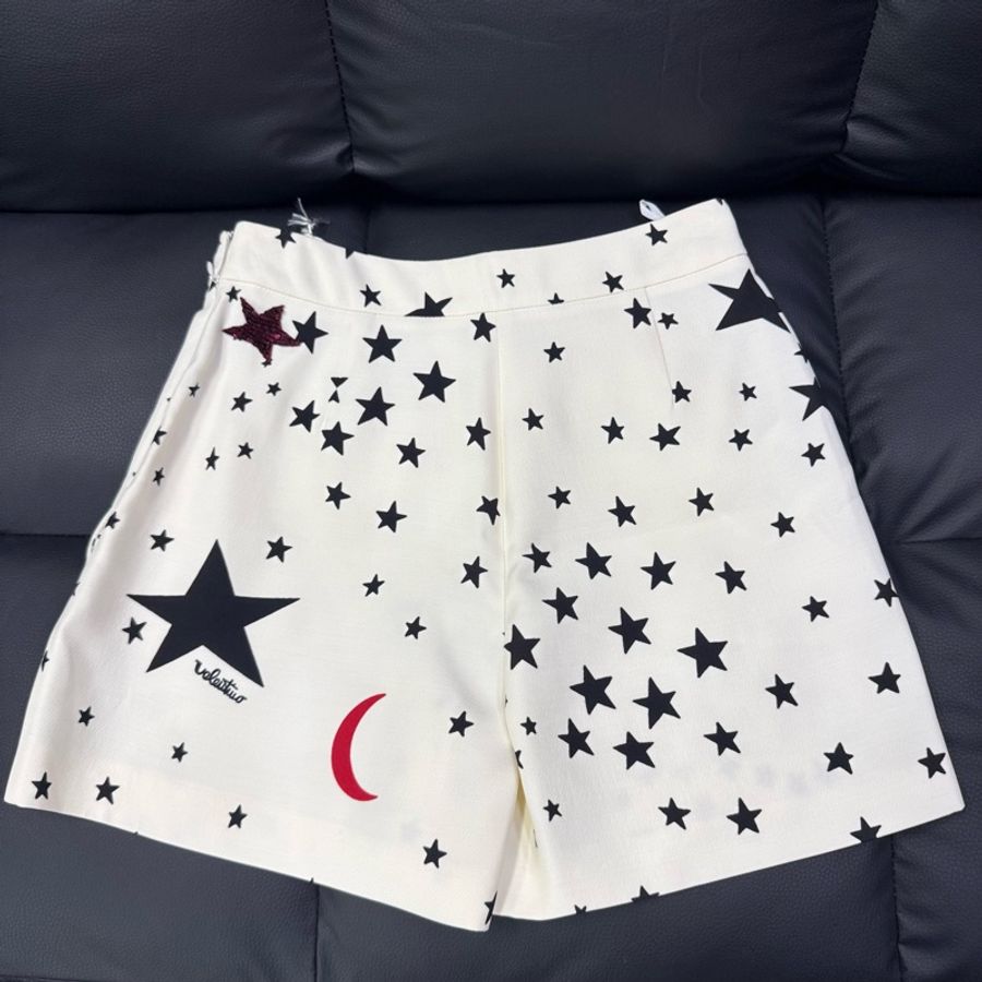 全新Valentino 百慕大 刺繡星星短褲-1