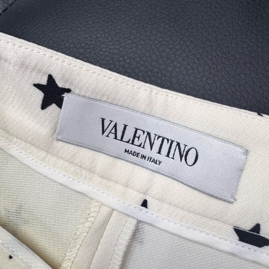 全新Valentino 百慕大 刺繡星星短褲-10