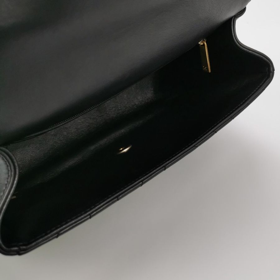 Chanel 香奈兒 Flap Bag羊皮V紋絎縫雙C扣斜挎包 單肩包-5