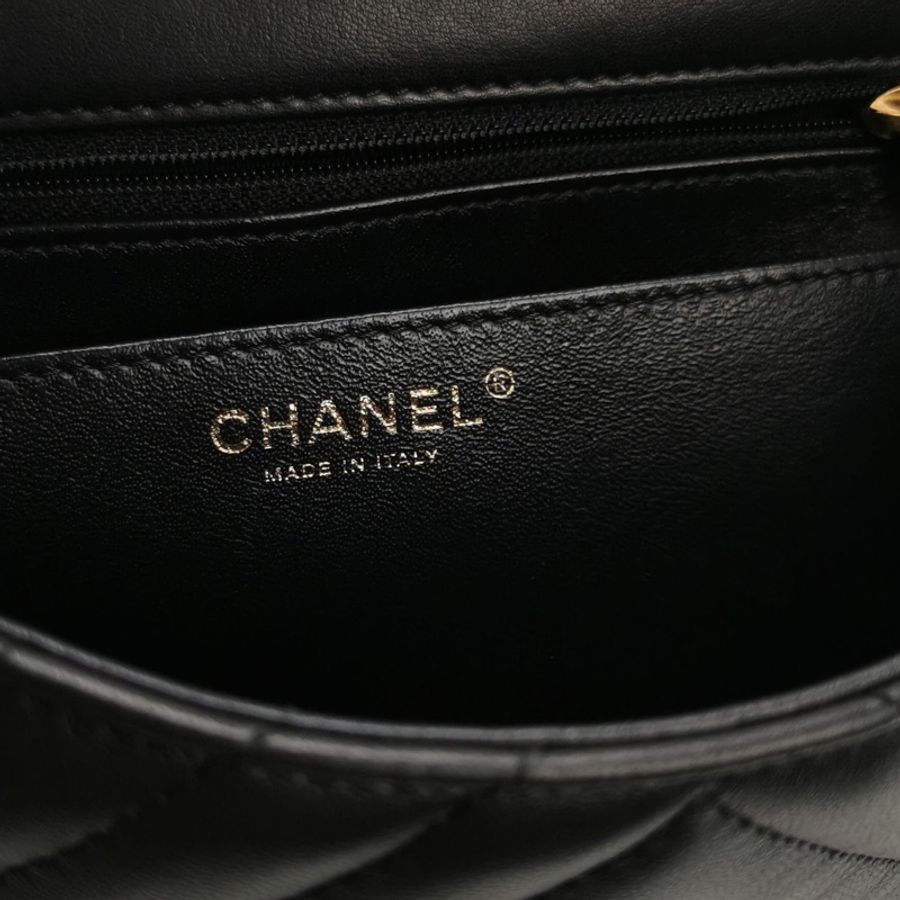 Chanel 香奈兒 Flap Bag羊皮V紋絎縫雙C扣斜挎包 單肩包-6