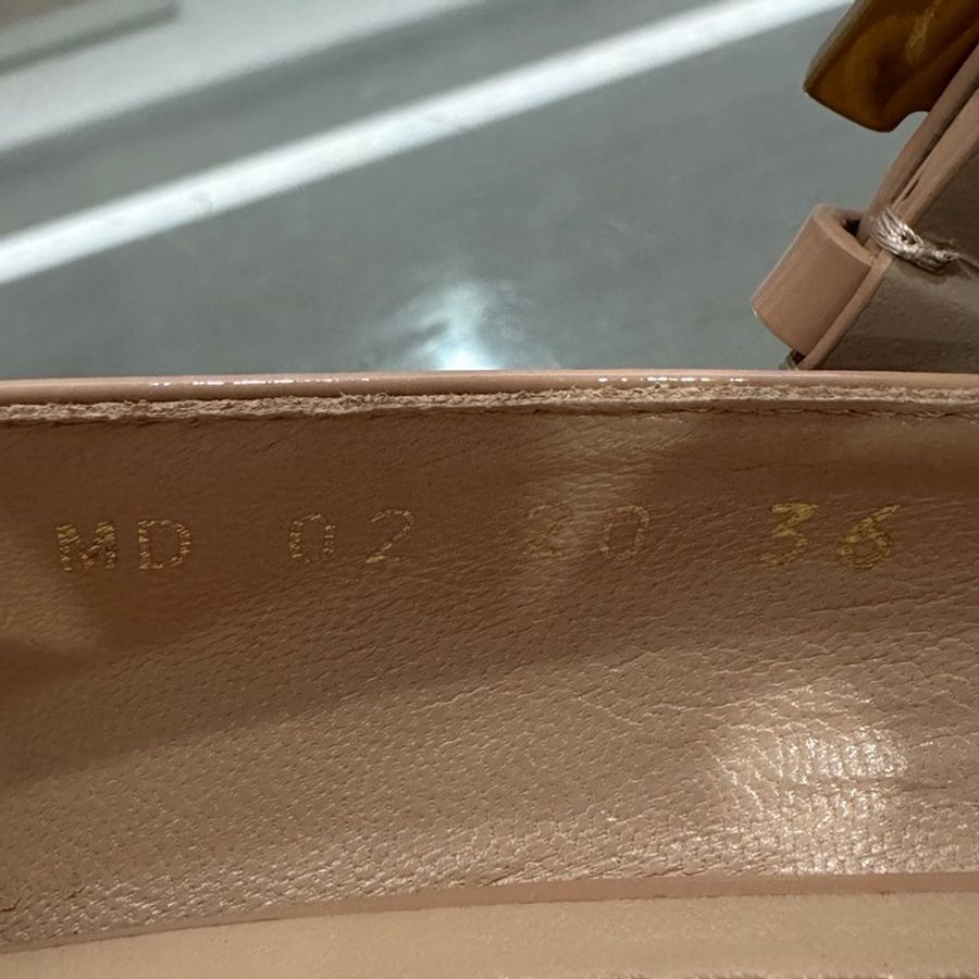 閒置新Dior迪奧 金色壓紋針扣頭logo女款棕色亮面低跟鞋瑪麗珍鞋3cm 36碼-7