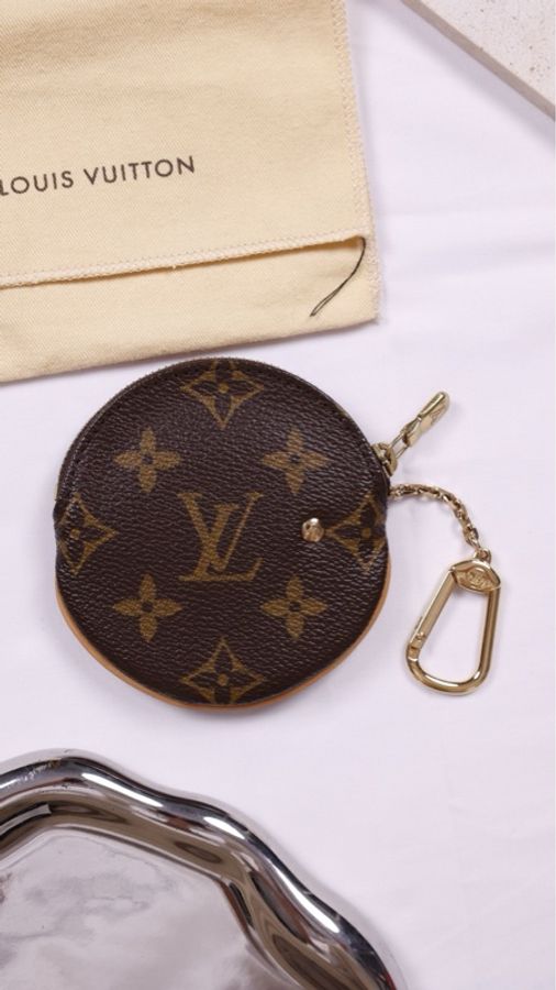 LV x 村上隆迷彩小手老花零钱包包挂-7