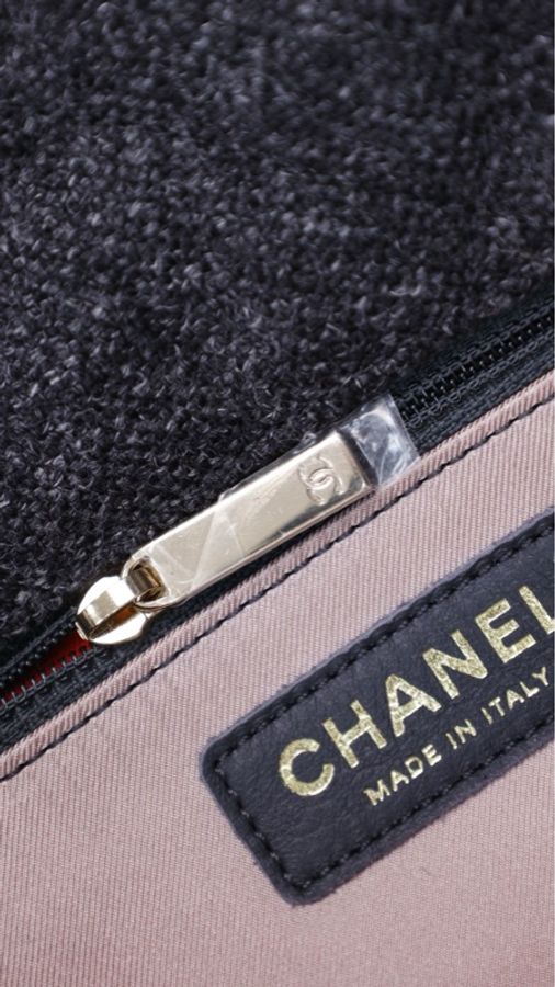 Chanel 19年灰色毛呢皮穿链滚边cf单肩包-16