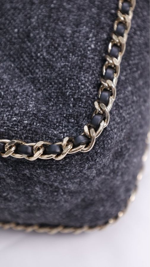 Chanel 19年灰色毛呢皮穿链滚边cf单肩包-24