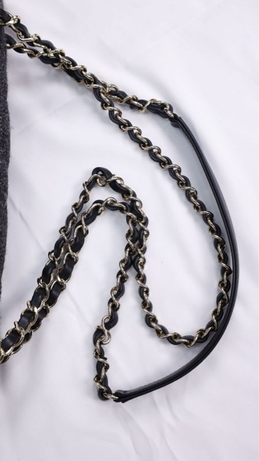 Chanel 19年灰色毛呢皮穿链滚边cf单肩包-41