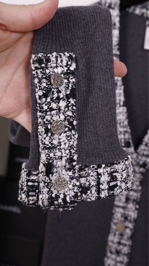 Chanel 04年灰色针织黑白格纹滚边两口袋开衫外套-32