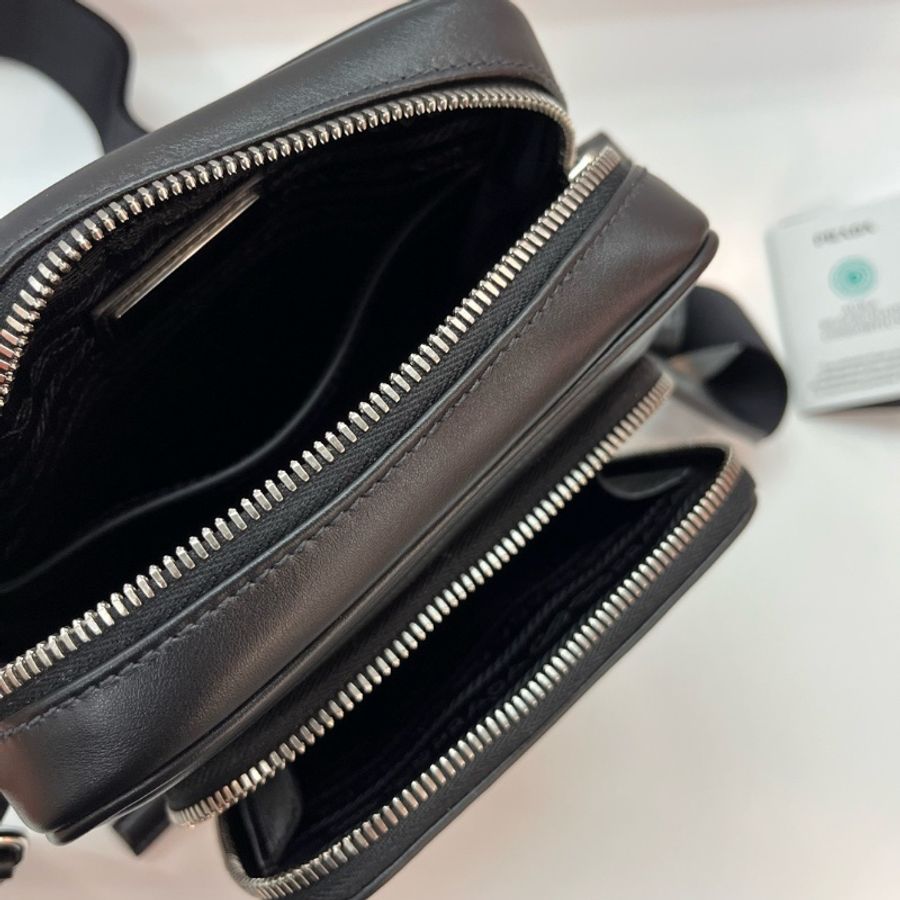 Prada travel bag-6