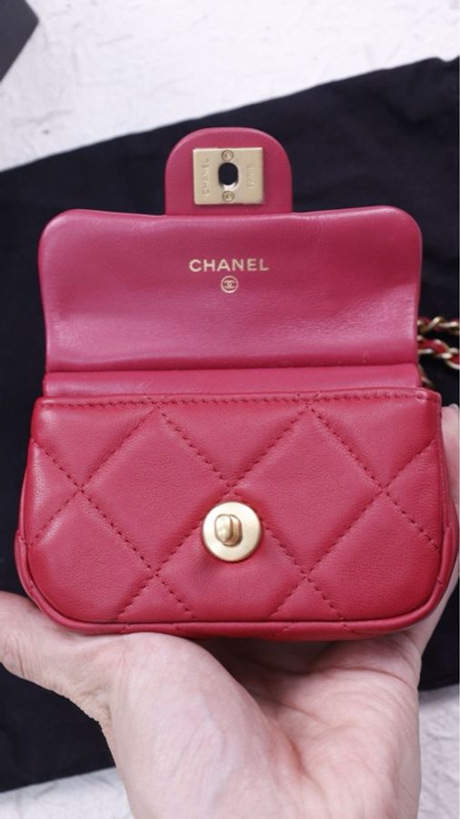 Chanel 21A女士城堡系列秀款红金衣架mini单肩包-4