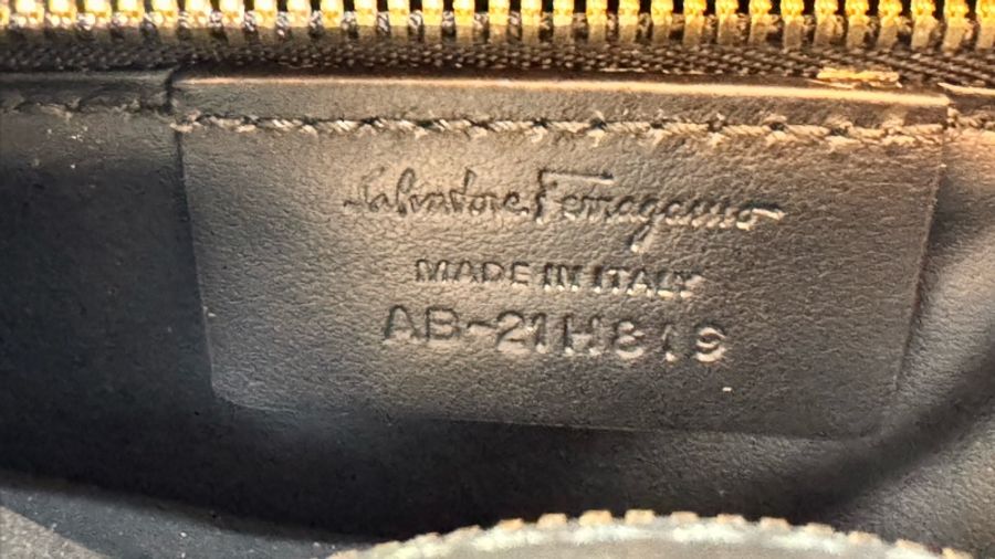 Salvatore Ferragamo 黑金鉚釘掀蓋鍊包-3