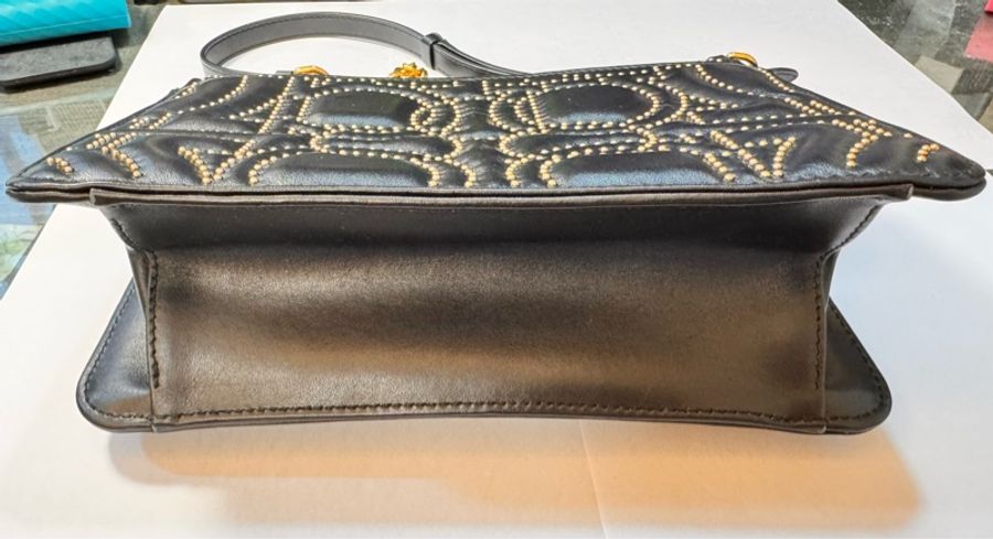 Salvatore Ferragamo 黑金鉚釘掀蓋鍊包-9