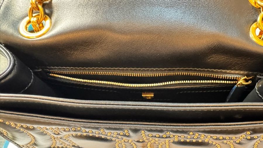 Salvatore Ferragamo 黑金鉚釘掀蓋鍊包-13