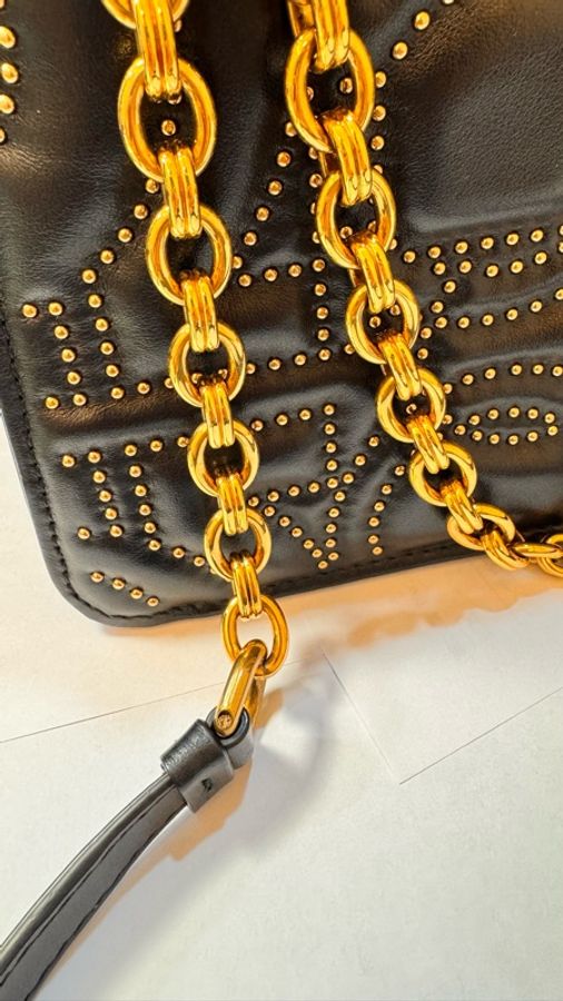 Salvatore Ferragamo 黑金鉚釘掀蓋鍊包-15