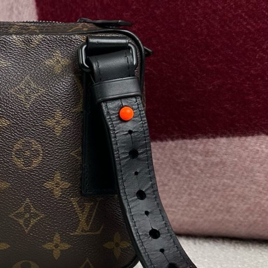 Louis Vuitton 路易威登 19SS Utility Side 限量秀款相機包 單肩斜挎腰包胸包 尺寸23x16 無附件。-6