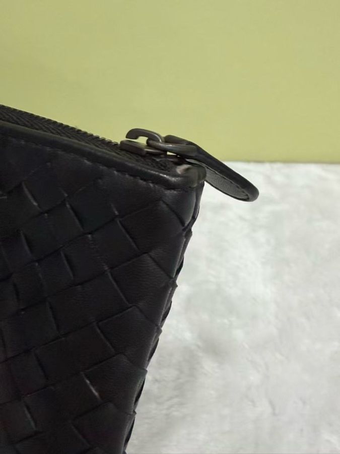 Bottega Veneta/葆蝶家 黑色編織手拿包 尺寸24*2*16-10
