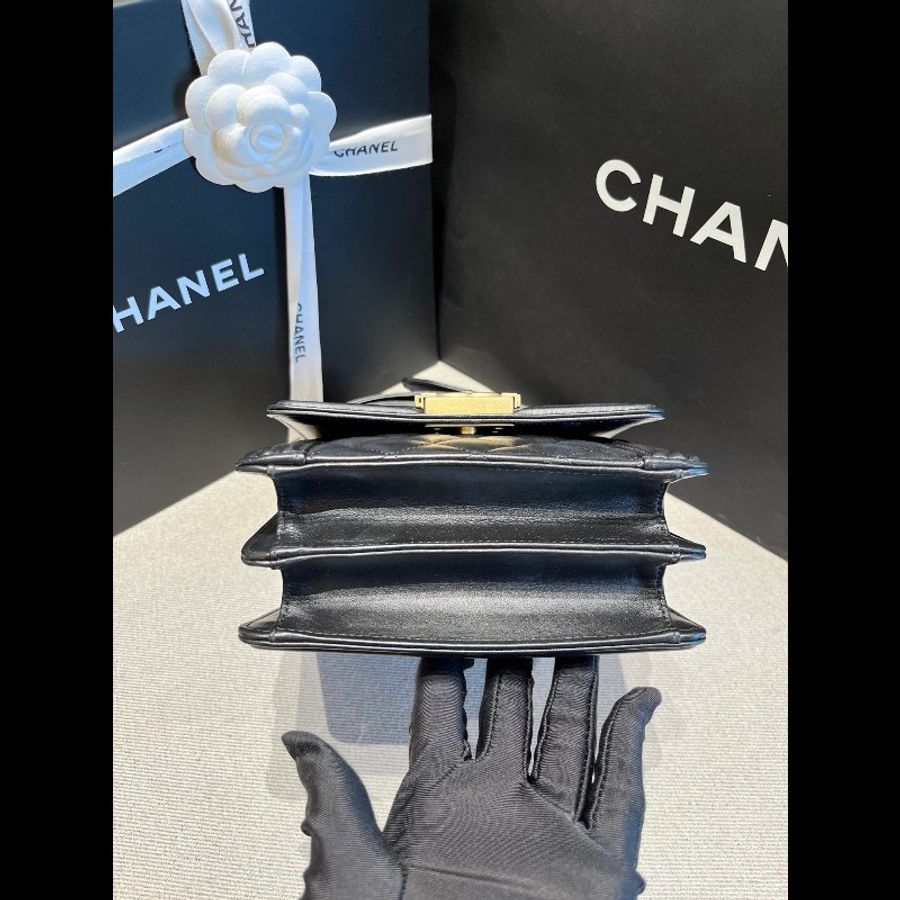 Chanel 黑金豎版leboy 肩背包斜背包-2