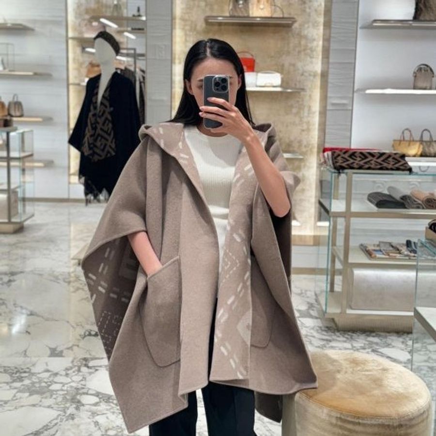 FENDI 奶茶色 雙面 連帽 斗篷 披風 100% Cashmere FF LOGO-1