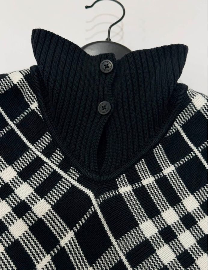 BURBERRY GOLF 斜紋黑白針織背心字母上衣-7