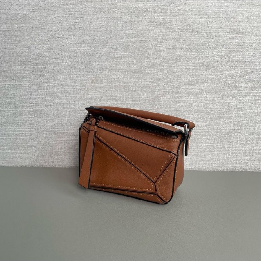 Loewe羅意威焦糖色puzzle nano幾何包
手提斜挎單肩包
98新 ✨️-5