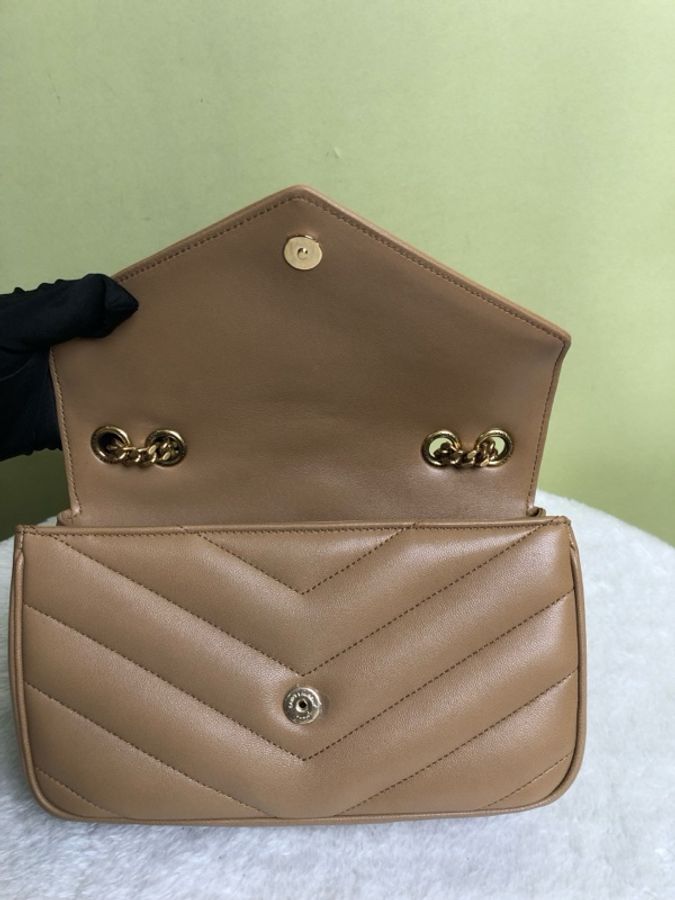 Saint Laurent/聖羅蘭 奶茶色金扣LouLou信封包鏈條包 25年 有塵袋鏡子子袋-3