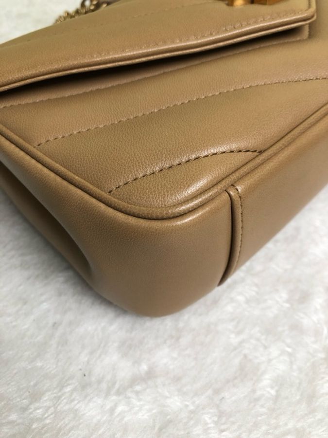 Saint Laurent/聖羅蘭 奶茶色金扣LouLou信封包鏈條包 25年 有塵袋鏡子子袋-4